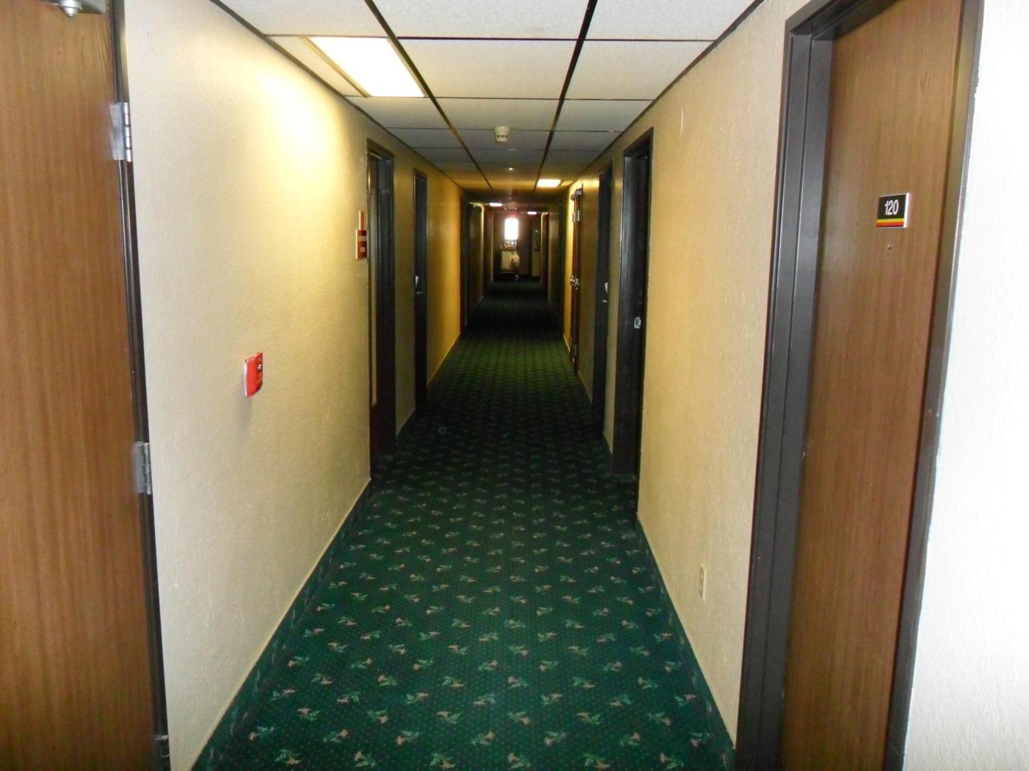 Hotel Super 8 By Wyndham Chadron Ne Exterior foto